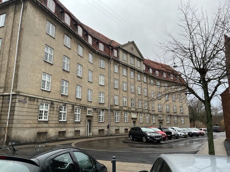 Sprossevindue med kittet enkeltlagsglas