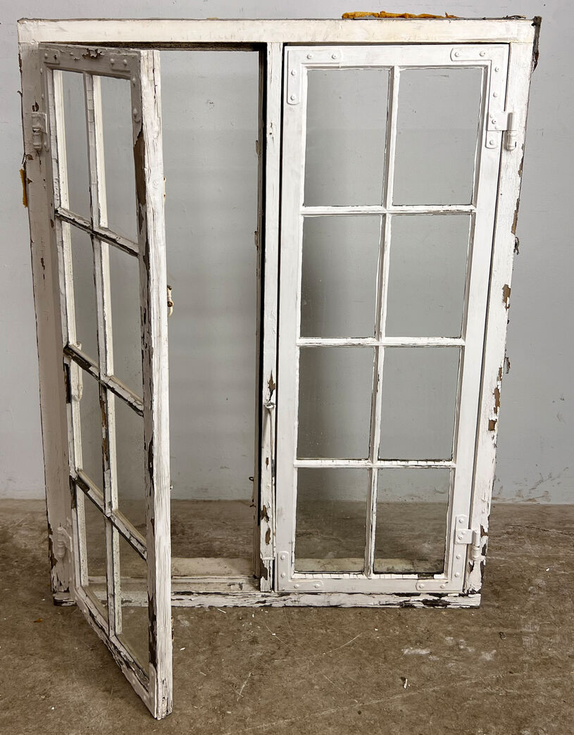 Sprossevindue med kittet enkeltlagsglas