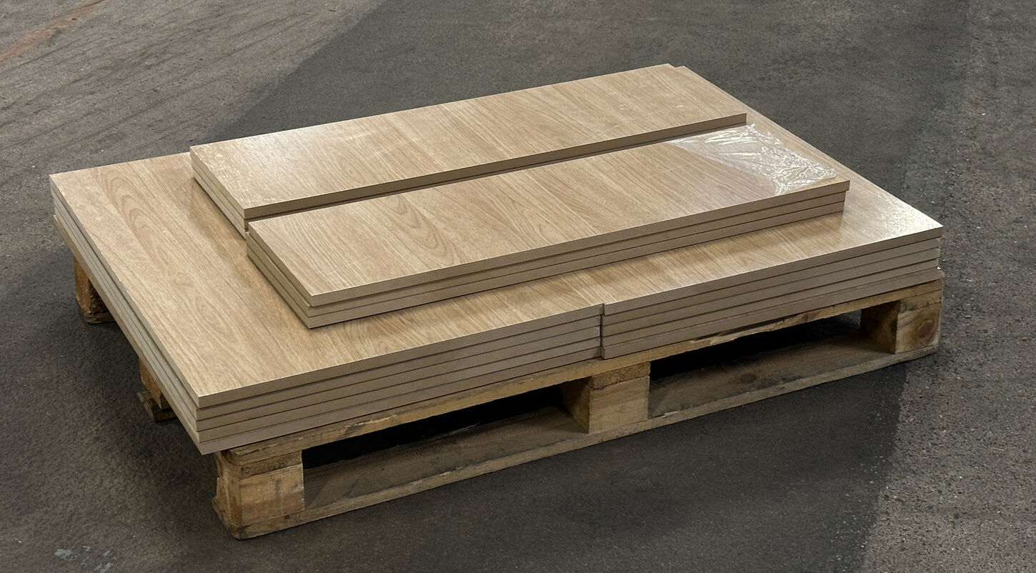 Samlet parti egetræs laminat 18 mm MDF