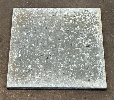 Ny terrazzoflise 40x40 cm