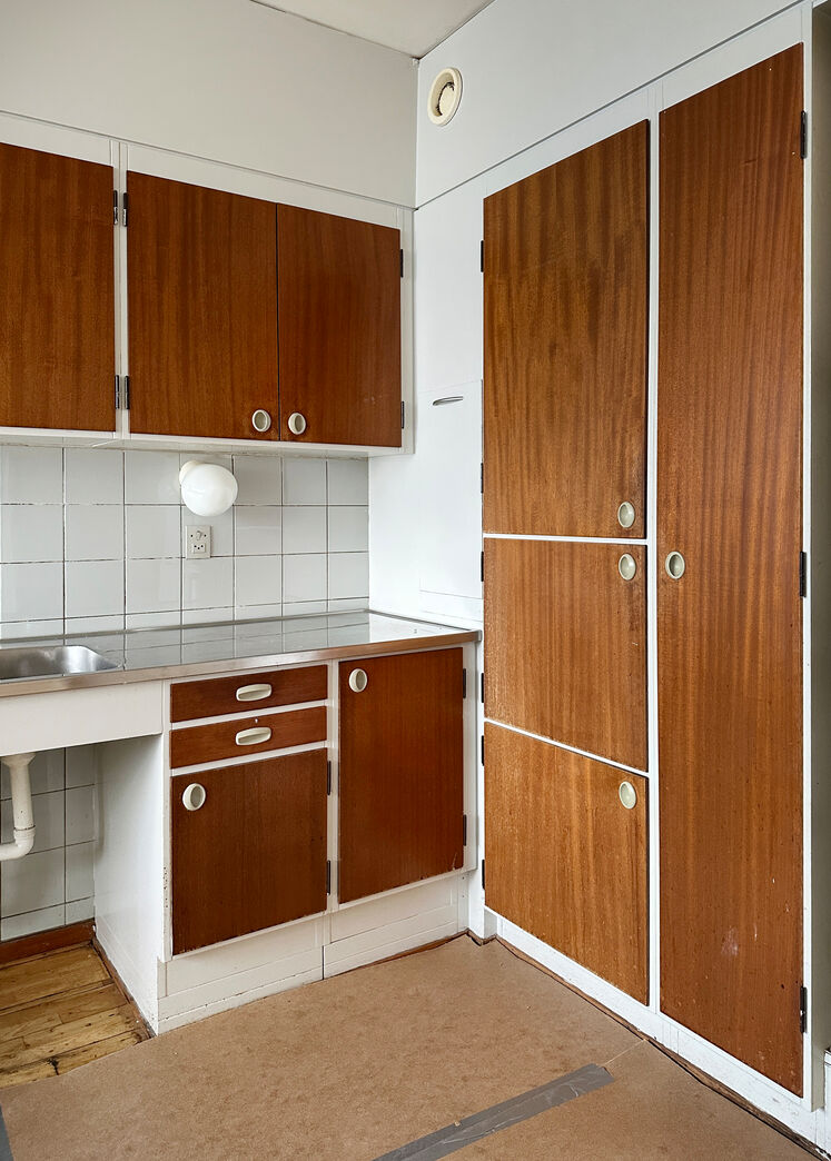 Skabsmodul med overfalset låge h.h