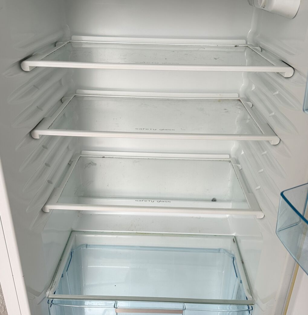 Gram køle/fryseskab