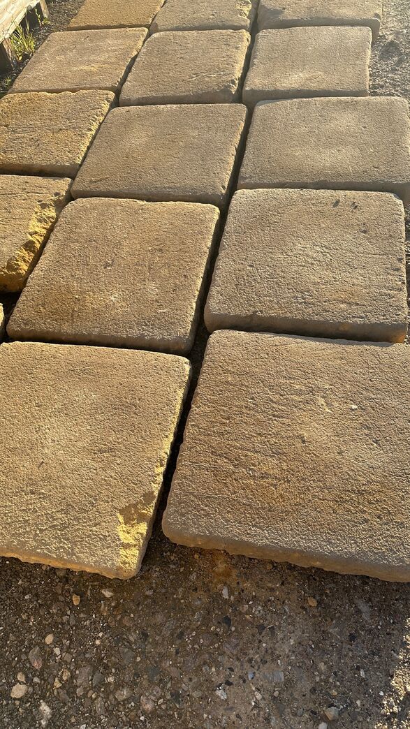Antikke Sandstensfliser fra Tyskland – til terrasse eller mur - 115 m2