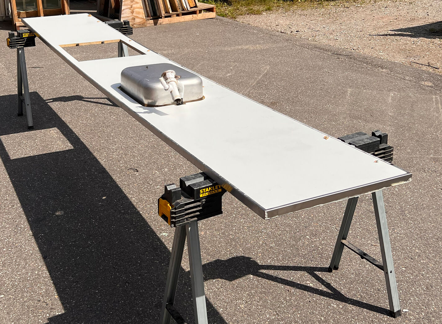 Stålbordplade med vask - 408 cm