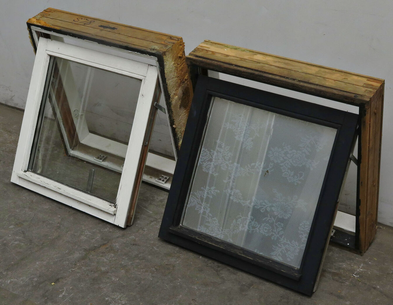 Lille tophængt vindue