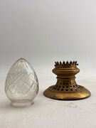 Loftlampe i messing og matteret glas