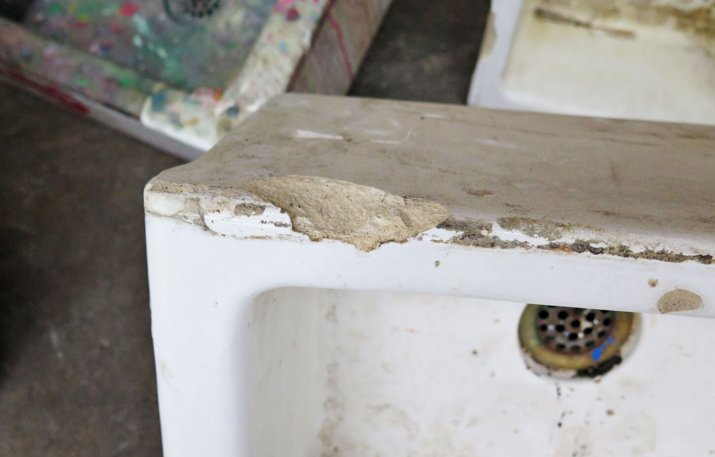 Skolevask med egetræskant - med skade