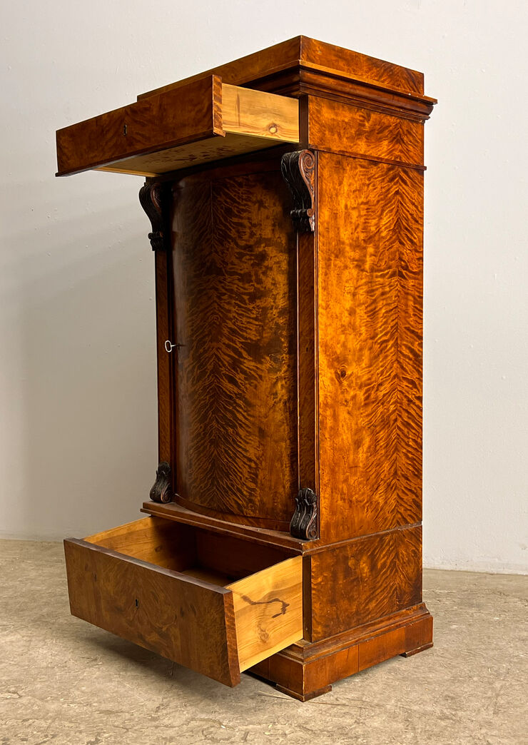 Biedermeier skab i mahogni