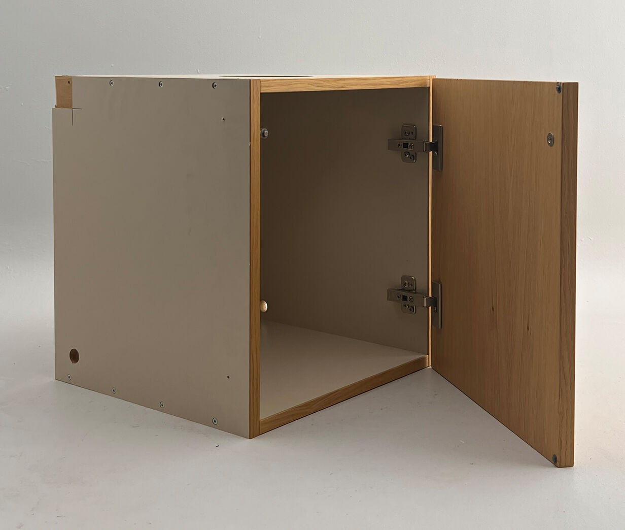 Skab 40 x 40 x 40 cm