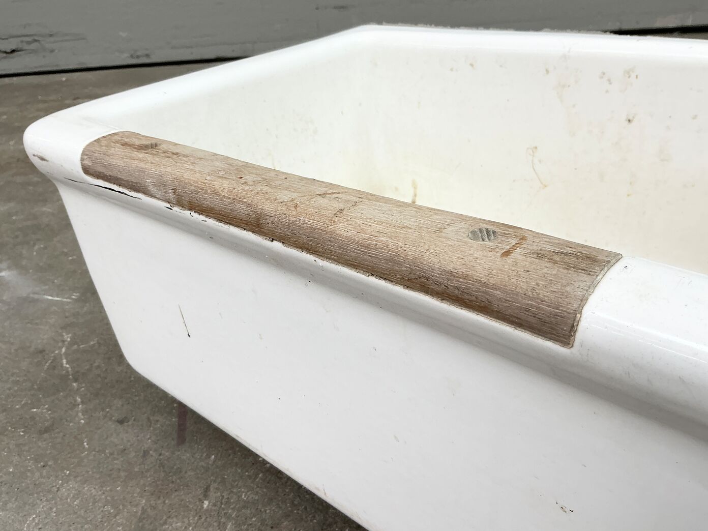 Udslagsvask med Egetræskant