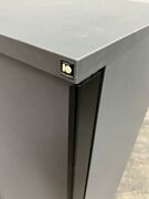 Reol med skydelåger fra Holmris 140 cm