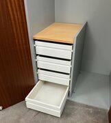 Tectum dobbelt garderobeskab m. malerstænk på lågerne