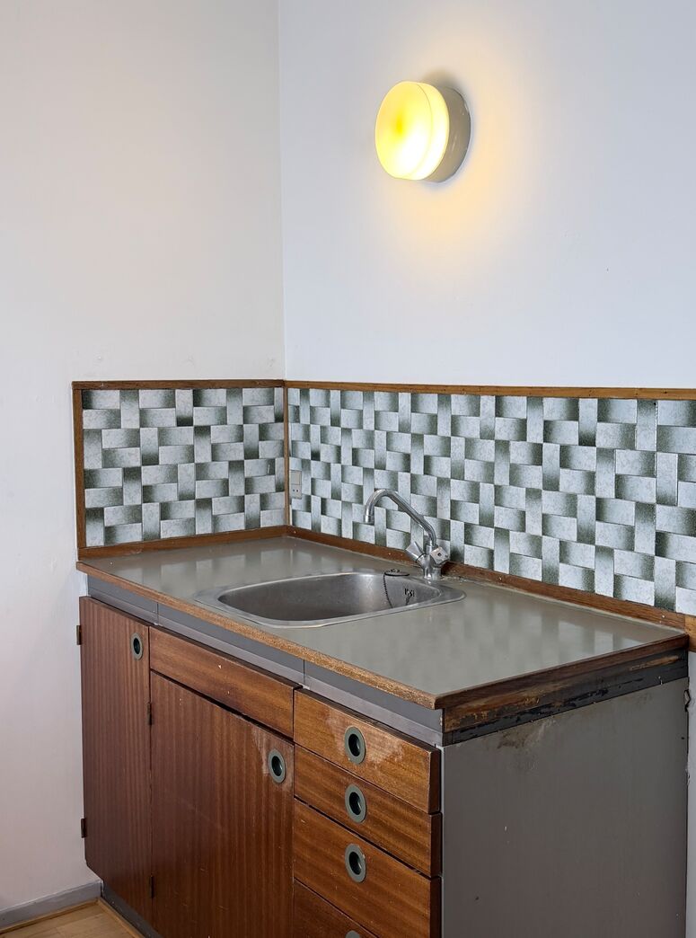 Væglampe i plast ø20 cm