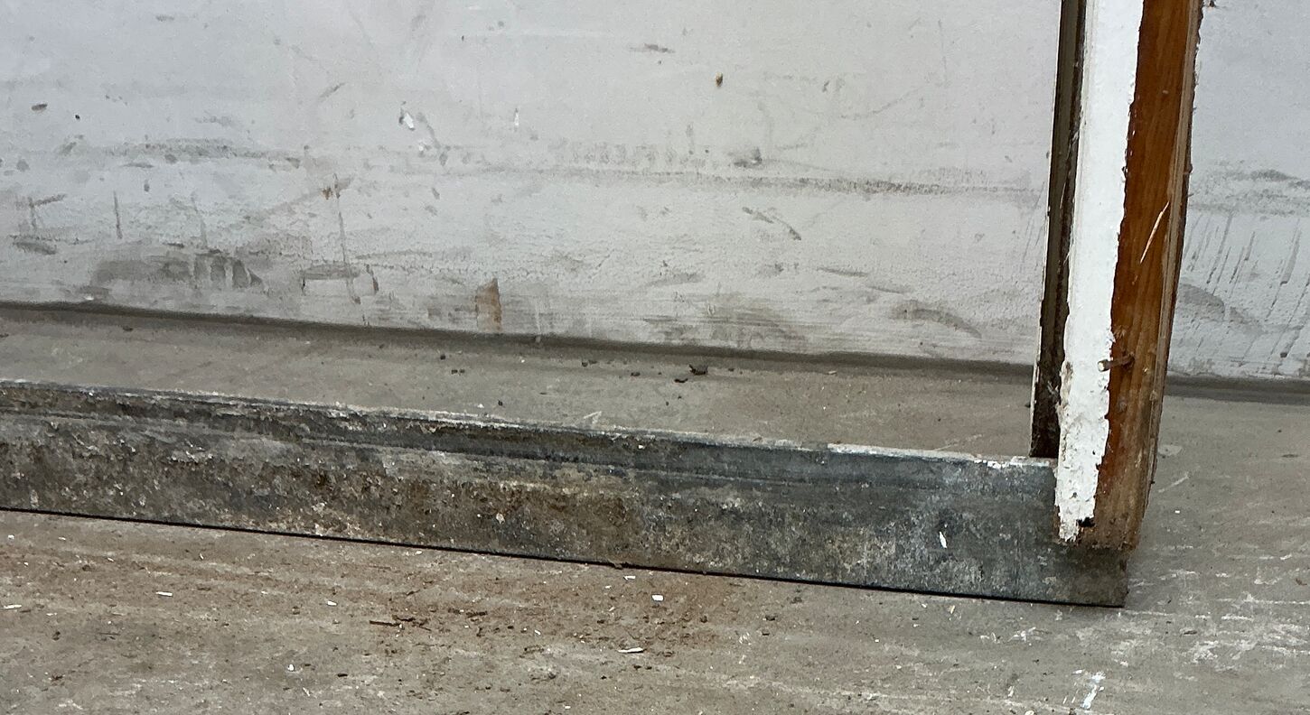 Hvid yderdør med matteret glas