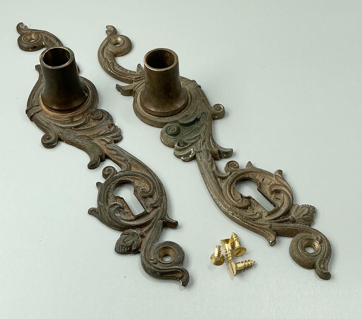 Langskilte i messing