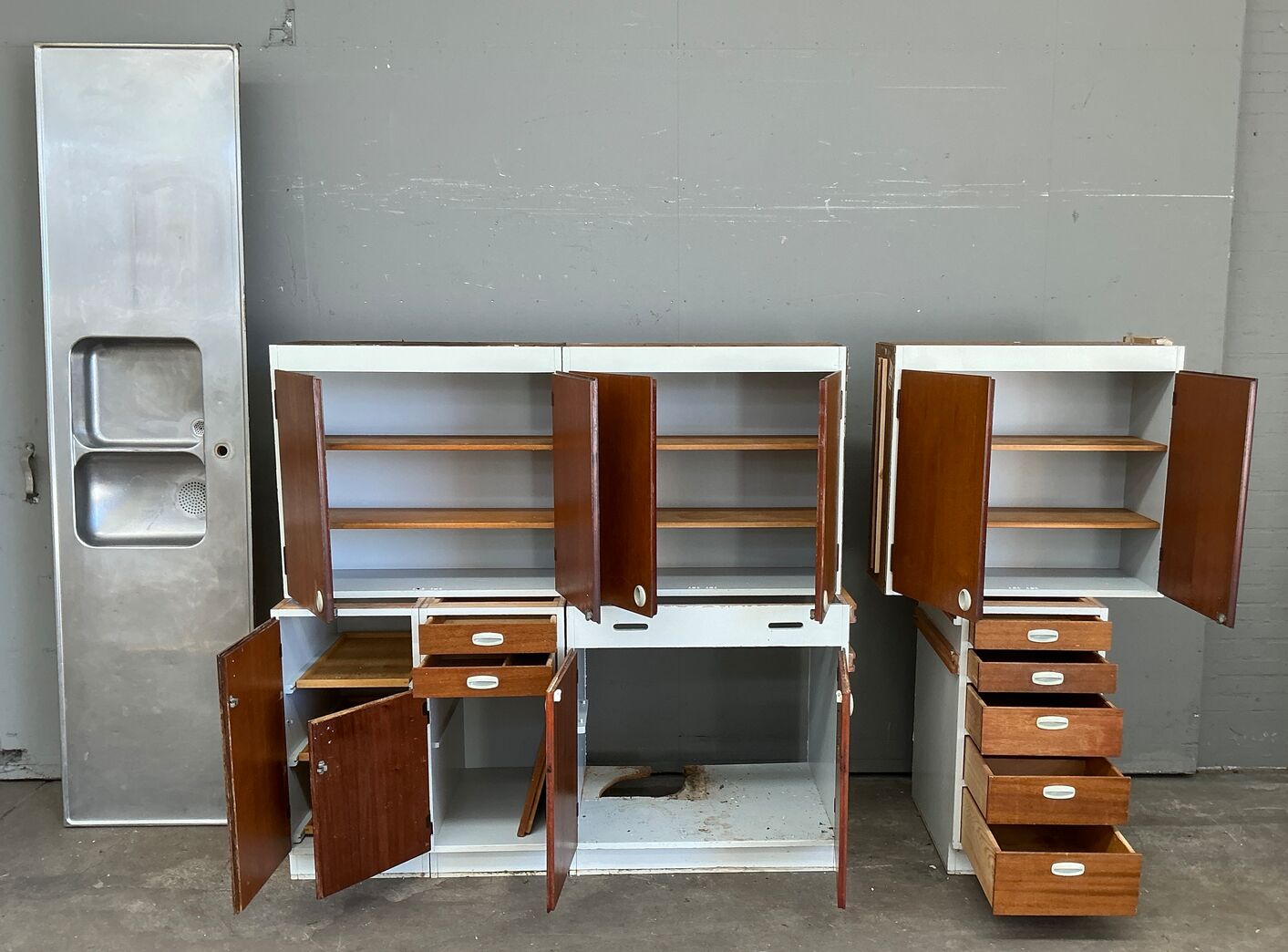 Originalt komplet 60'er køkken