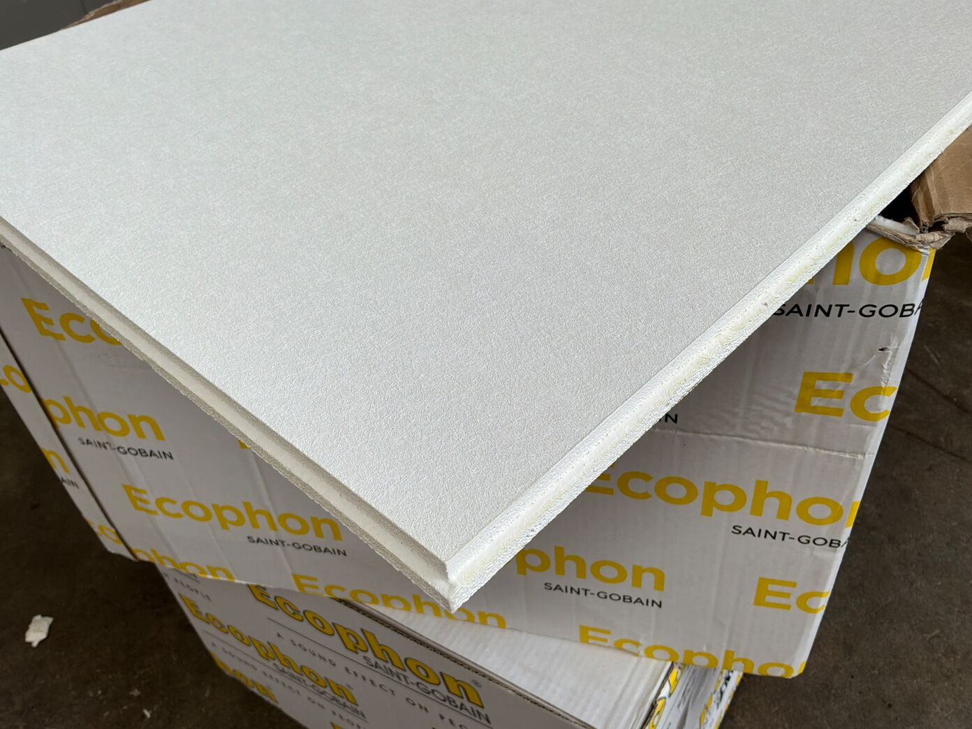 16 m2 Samlet parti Ecophon Advantage E T24 akustikloftplader 600 x 600 x 15 mm.