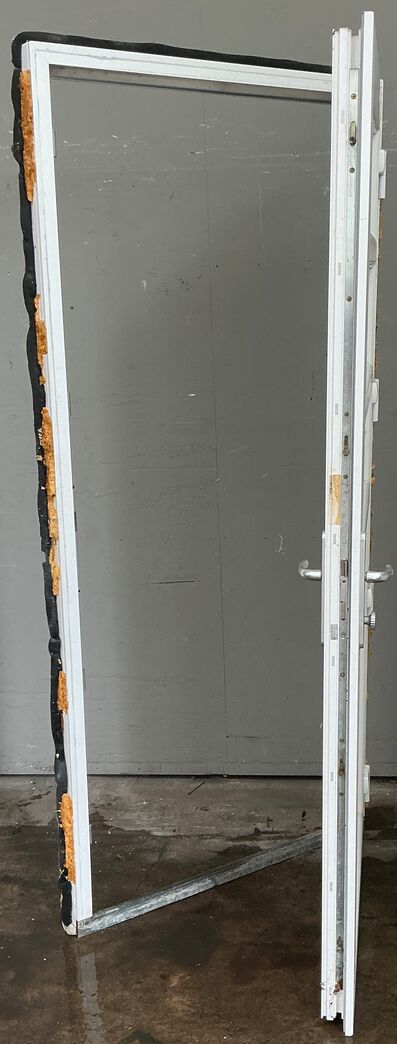 Facadedør i plast med 3 ruder hh - 210,5 cm