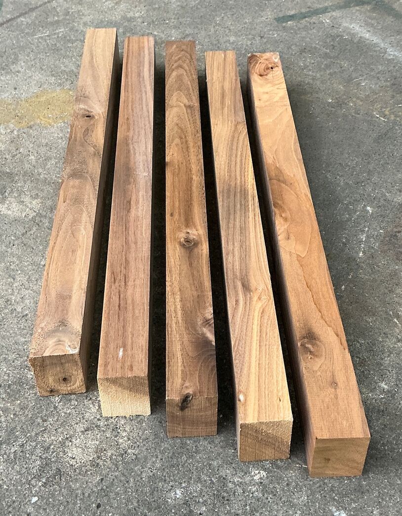 Træstave i valnød 35x45x510mm