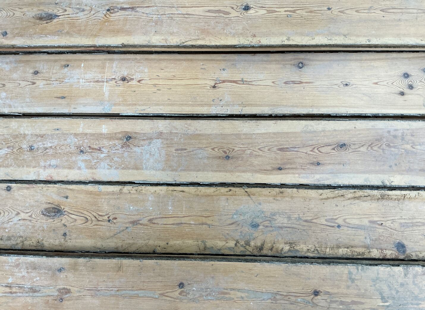 Brugt gulvbrædder i fyr, 23m2, 13,8 cm