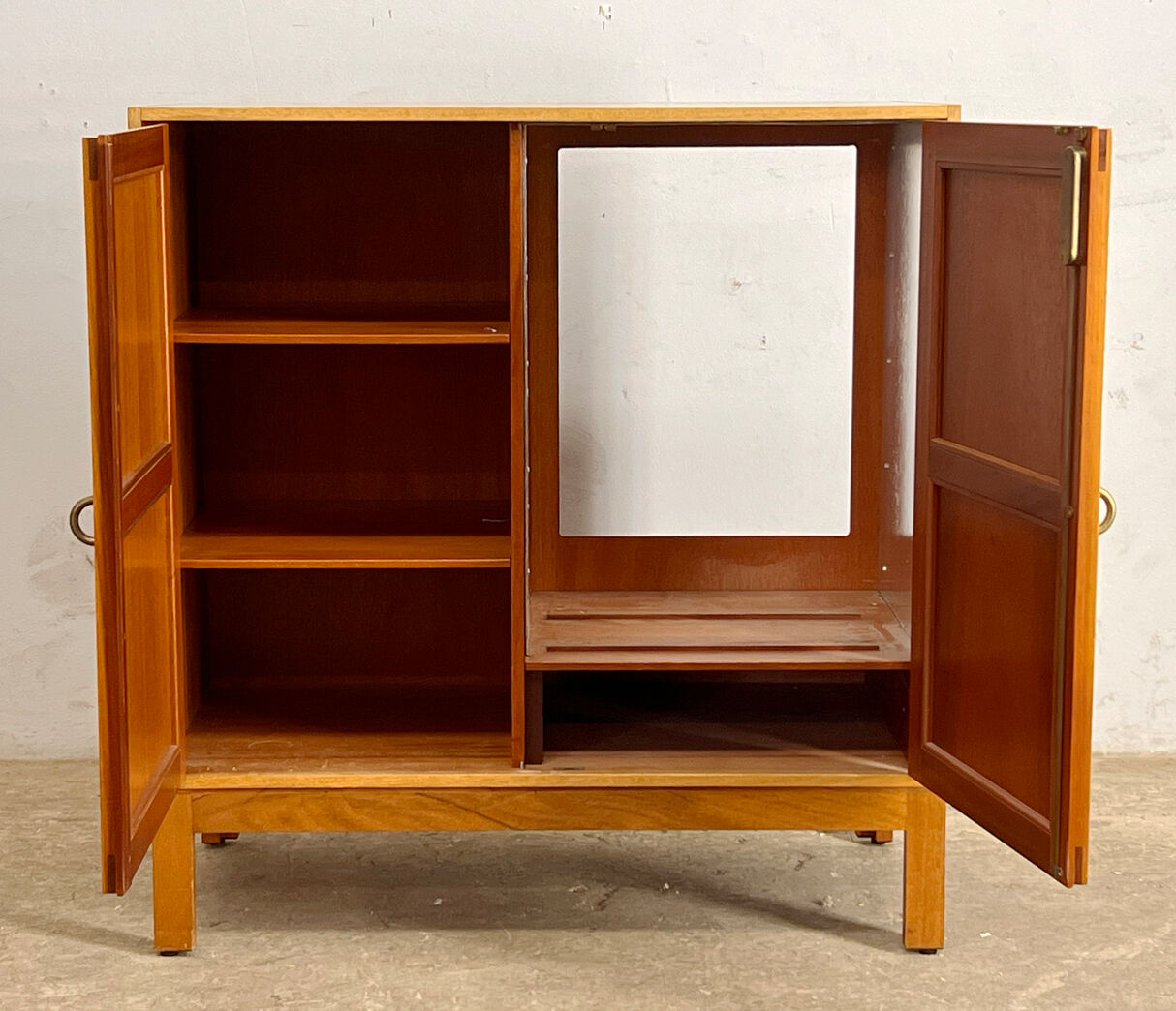Hvidt & Mølgaard skab for minibar