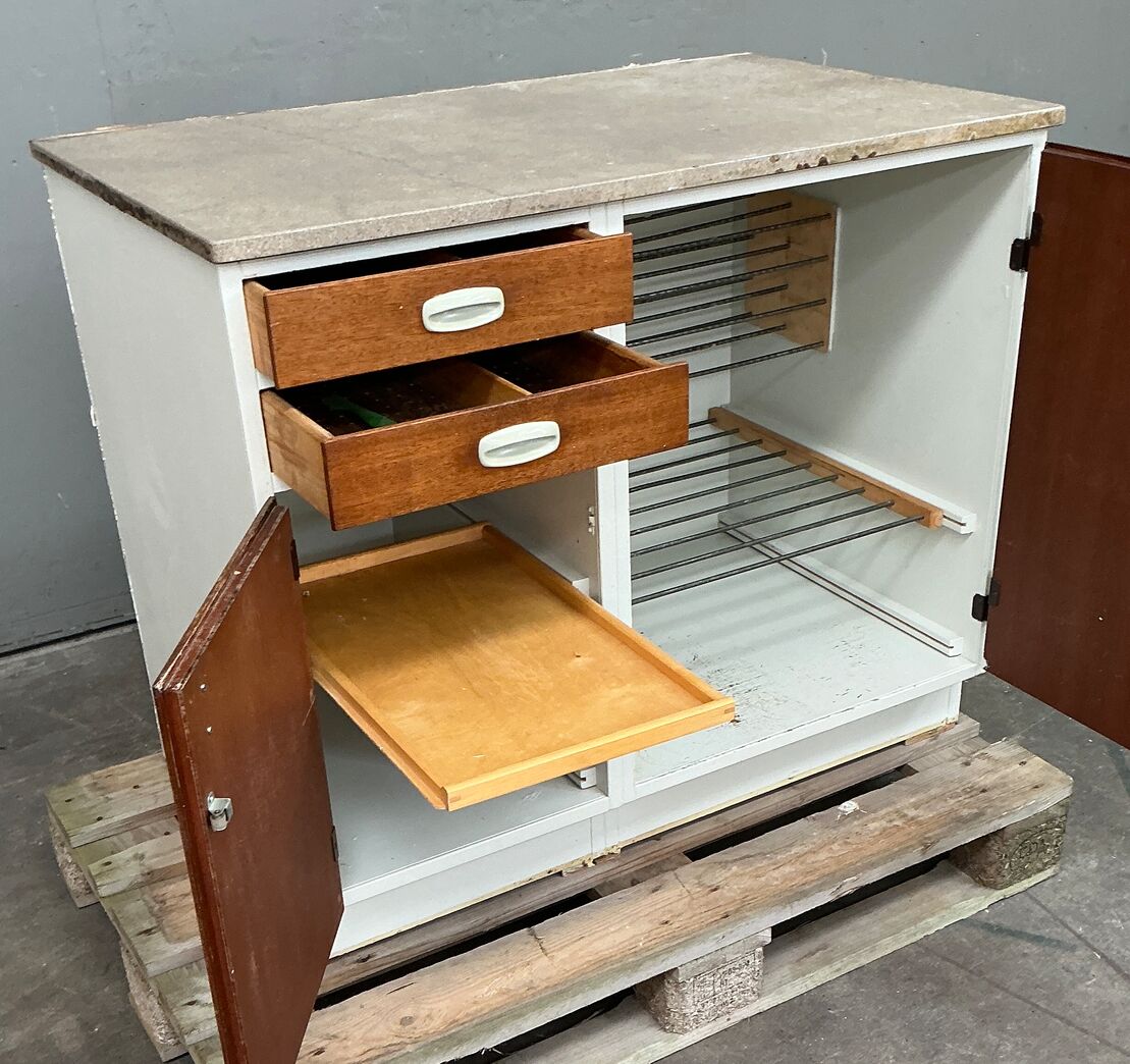 Original 60'er køkken med terrazzoplade
