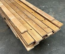 Brugt gulvbrædder i fyr, 13m2, 11,3 cm