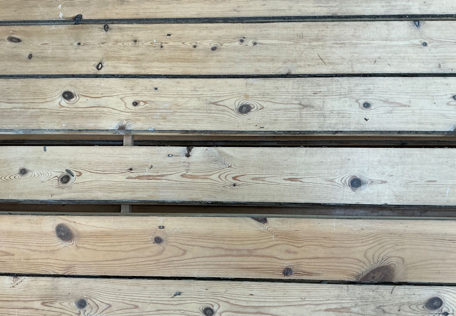 Brugt gulvbrædder i fyr, 18m2, 11,3 cm
