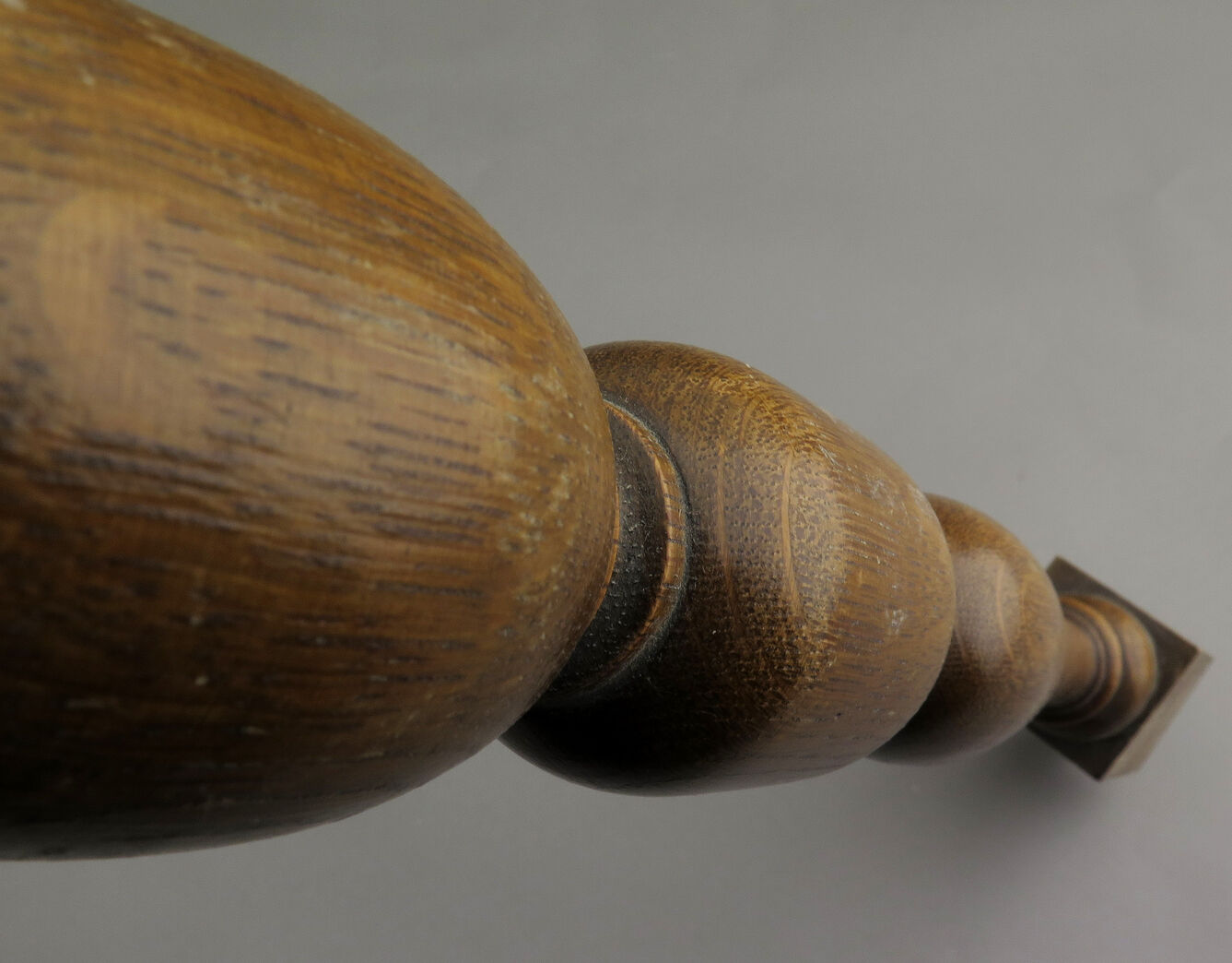 Trappebaluster i egetræ Ø 5 cm