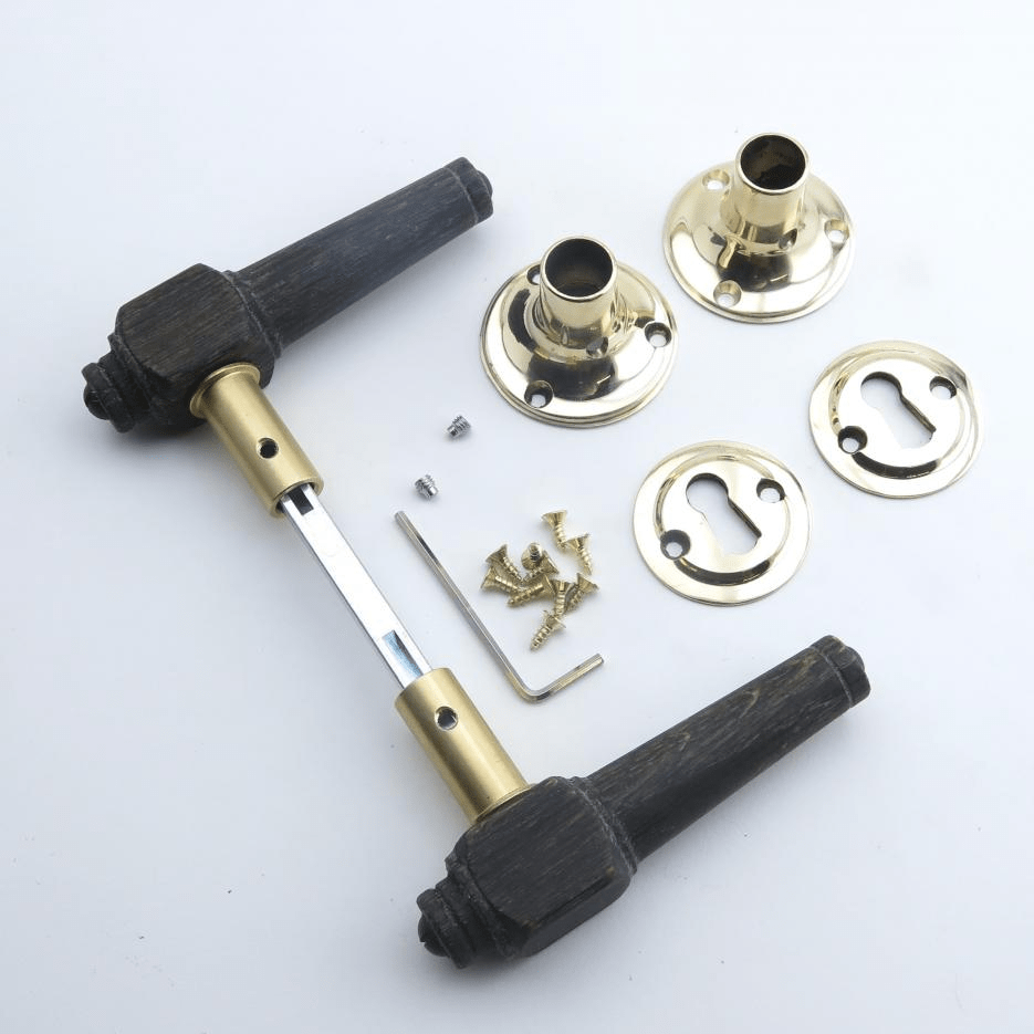 Trægreb til gammel dør - spidsgreb i røget eg