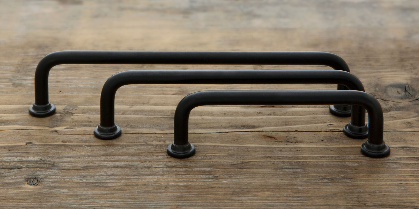 Klassisk bøjlegreb 160mm - sort