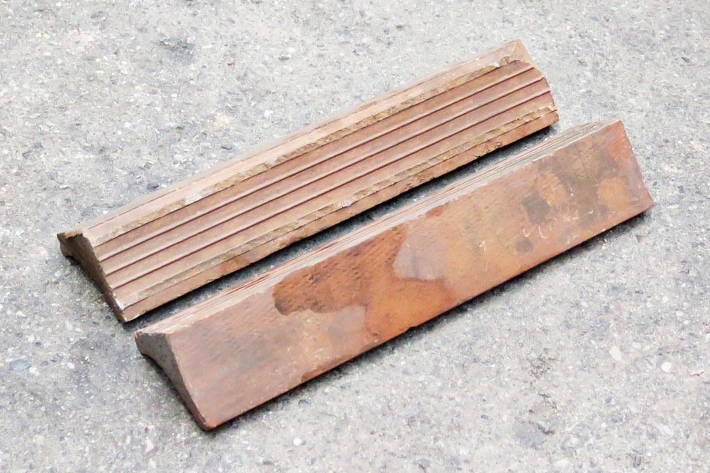 Hulkehlliste, rød klinke, 25,5cm Hulkehlliste, rød klinke, 25,5cm
