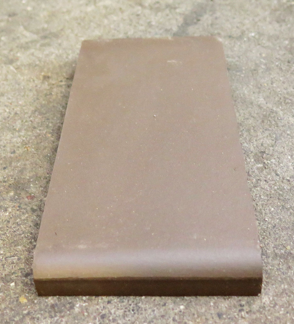 Hasle mørk brun m. afrundet kortside