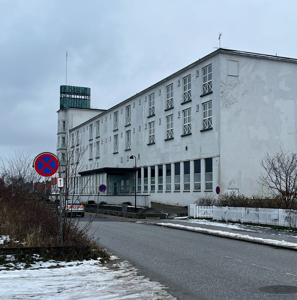 Fyldningsdør med glas og karm