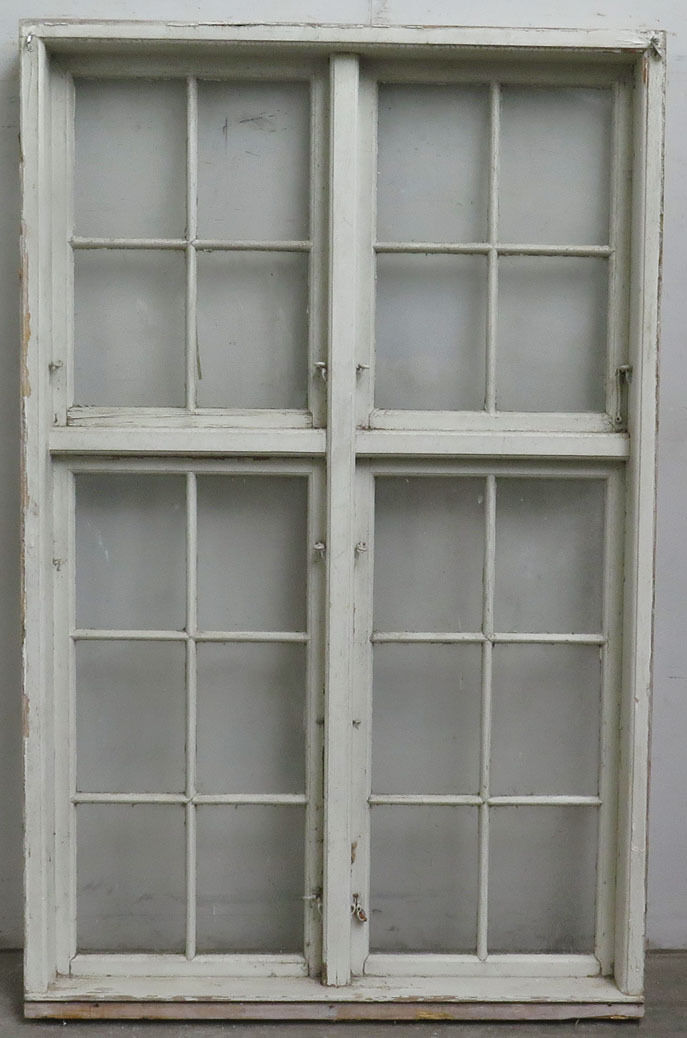 Sprossevindue med kittet enkeltlagsglas