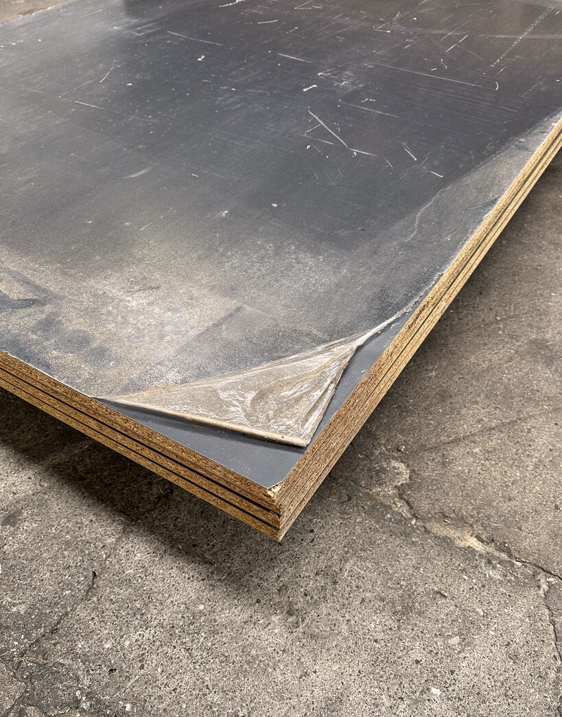 Sortlamineret spånplade 5 stk.