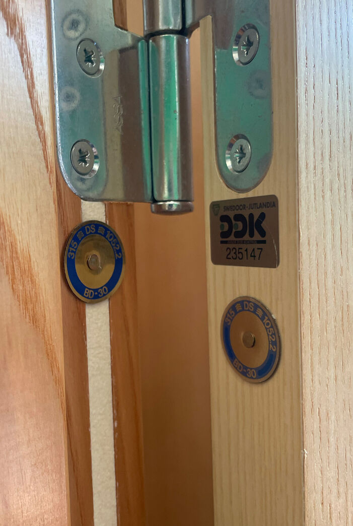 BD30 branddør med karm M9