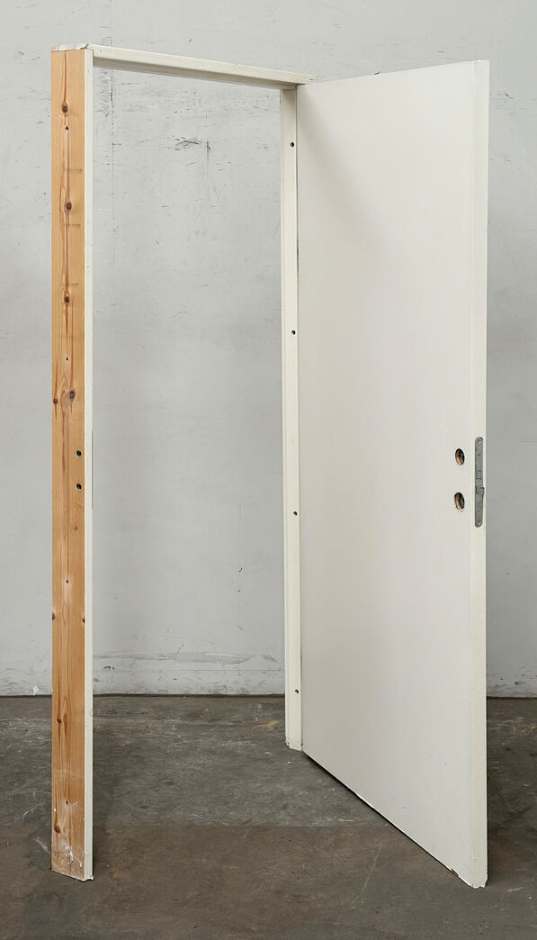 Massiv dør med karm M10