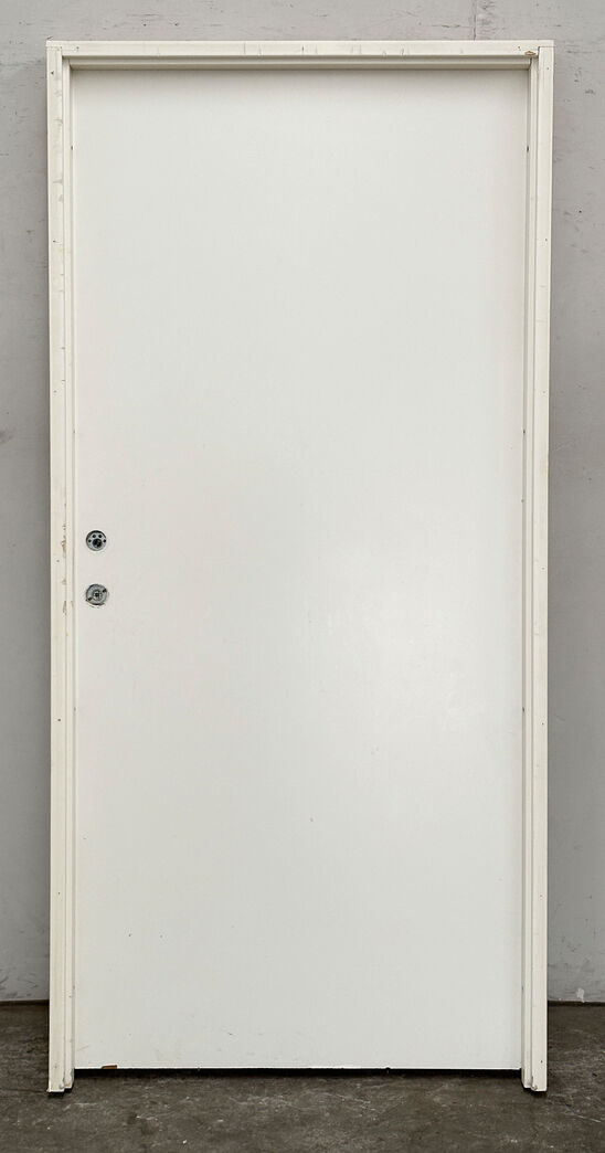 Massiv dør med karm M10