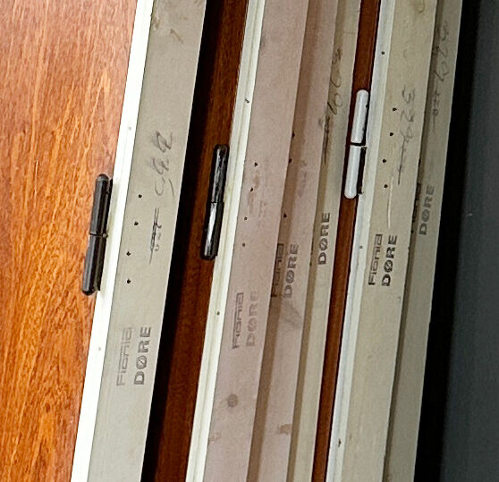 Mahognifineret dør med karm M8