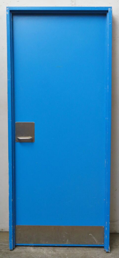 Swedoor massiv dør med greb