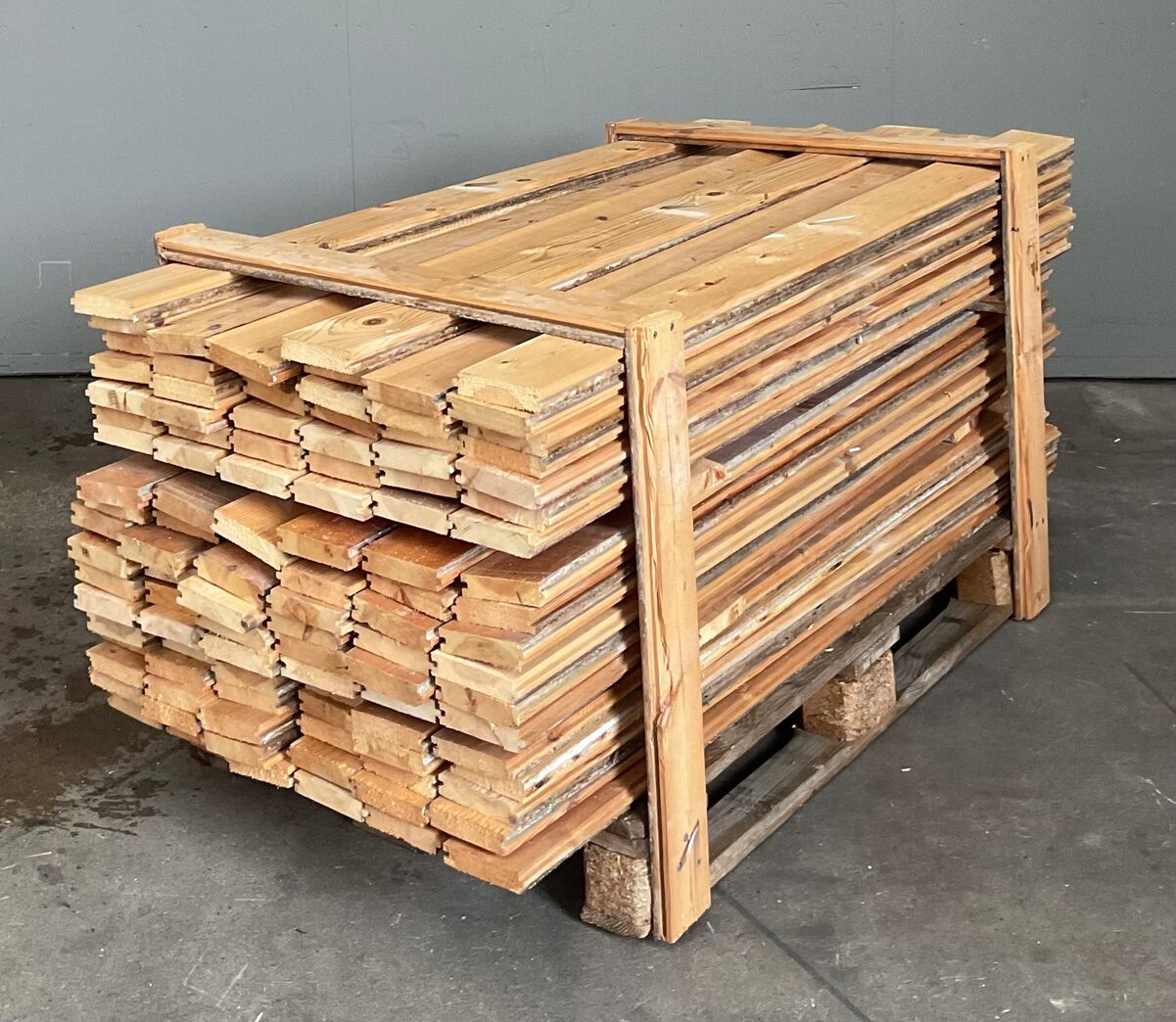 Gulvbræt i fyrretræ 150 cm.