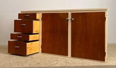 Forramme med skuffer og låger