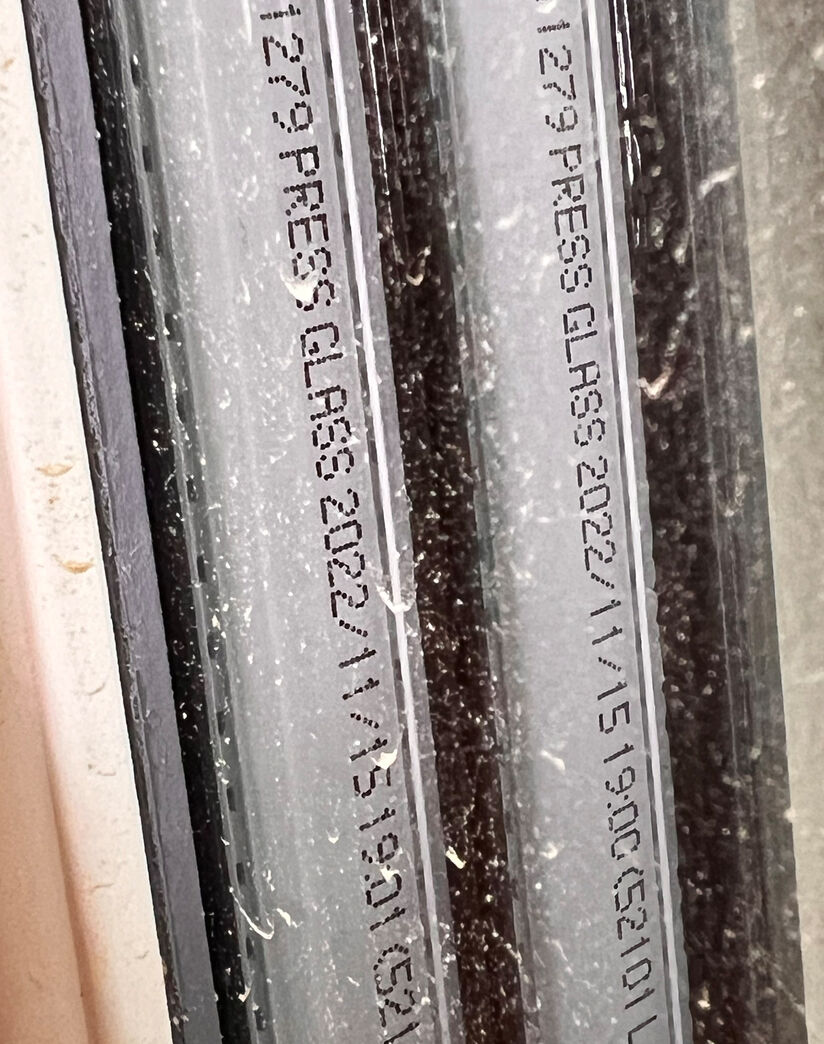 Termovindue i bondehusstil