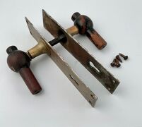 Dørgreb med langskilt