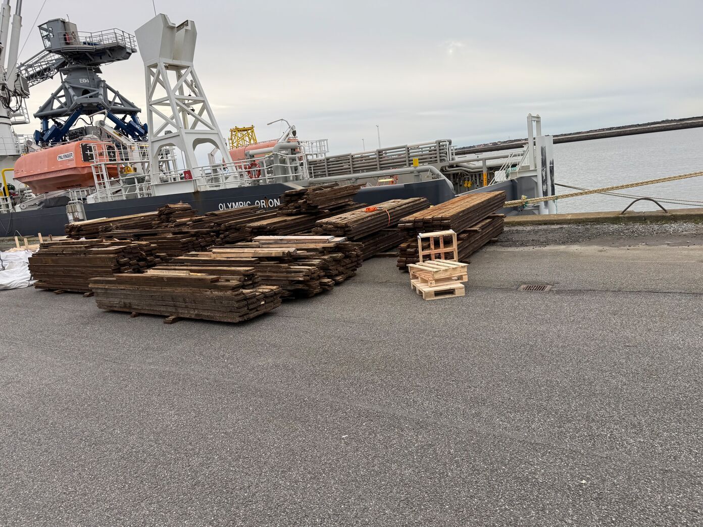 Lærketræ fra skibsdæk