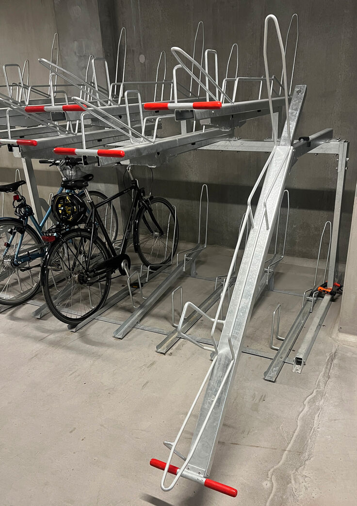 Cykelstativ til 14 cykler i 2 etager