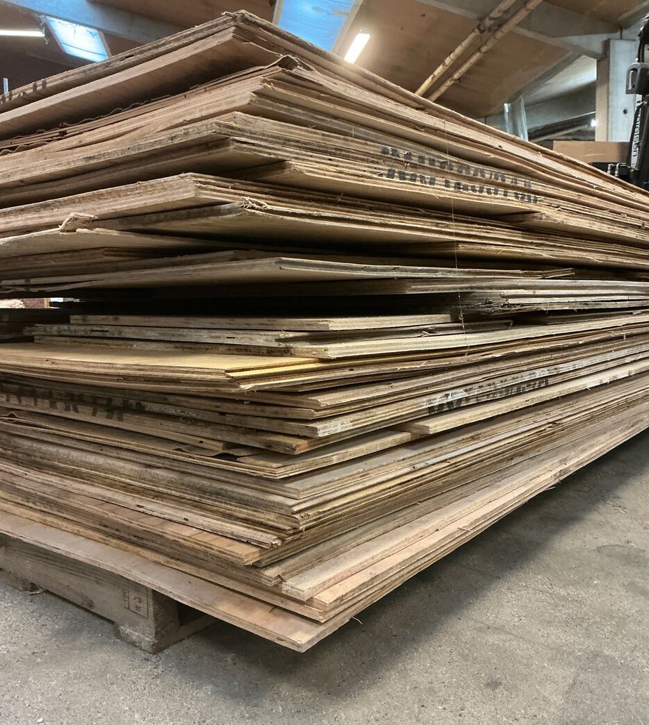 Ca 200 stk brugte 12 mm tagkrydsfiner