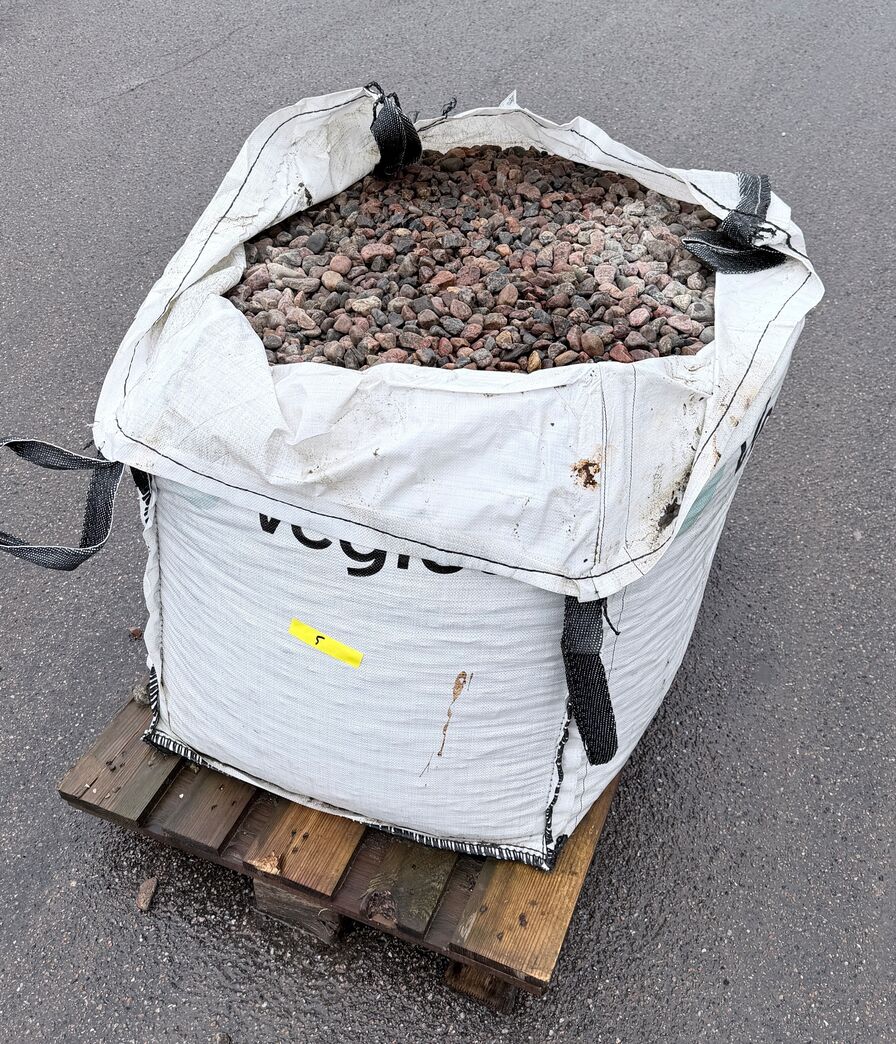 850 kg. Nøddesten ca 16-32 mm