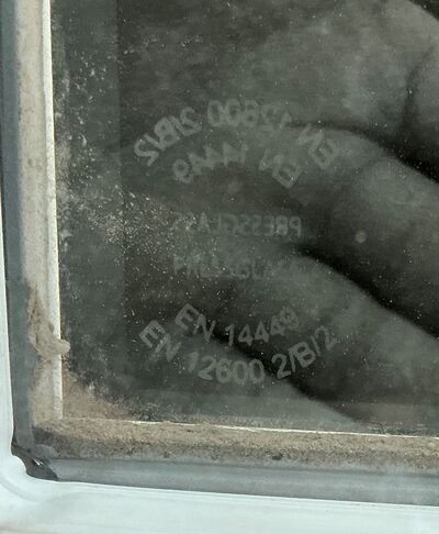 Sort energivindue m/lamineret glas